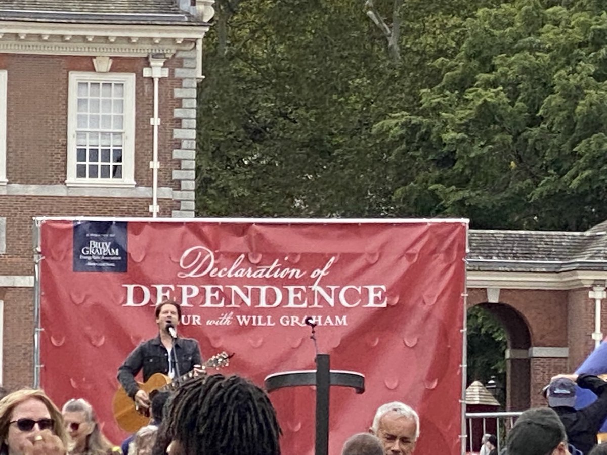 SchopferL's tweet photo. #DeclarationsofDependence #WillGraham #BillyGrahamEvangelisticAssociation #Philadelphia #Trenton #Prayer #PrayForOurNation #PrayForOurLeaders #Military #FirstResponders #Church #Families #Faith #Hope #JesusChrist #GodsGrace #ServeOthers #MakeLoveTheGoal #ToGodBeTheGlory https://t.co/6ItZVWarrE