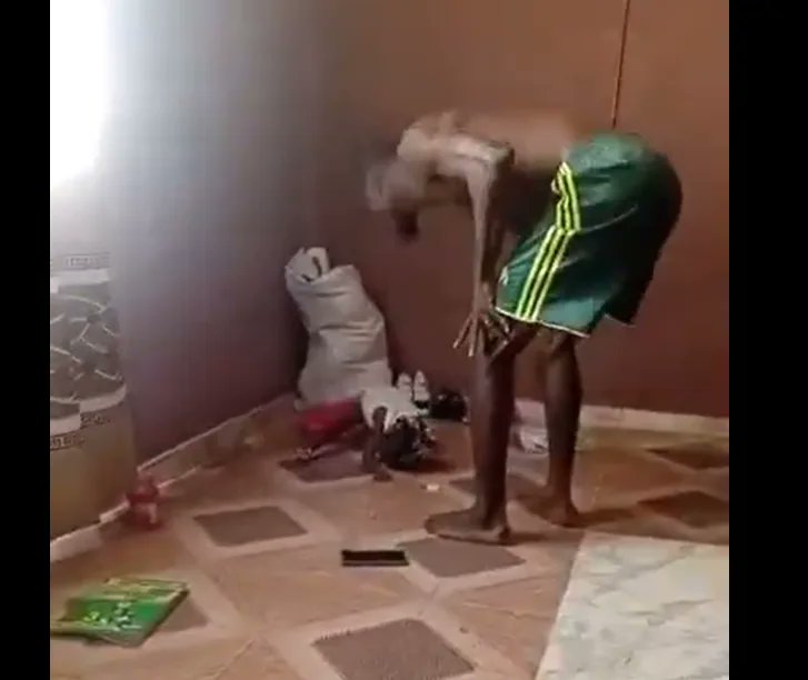 NigeriaStories's tweet photo. BREAKING NEWS: The Lagos State Government has confirmed the arrest of a man seen in viral video abus!ng a toddler in Ikorodu, saying he is currently in police custody as investigations continue.

Nice one 🙌🏾👏👏 https://t.co/8LEQXpOvCR
