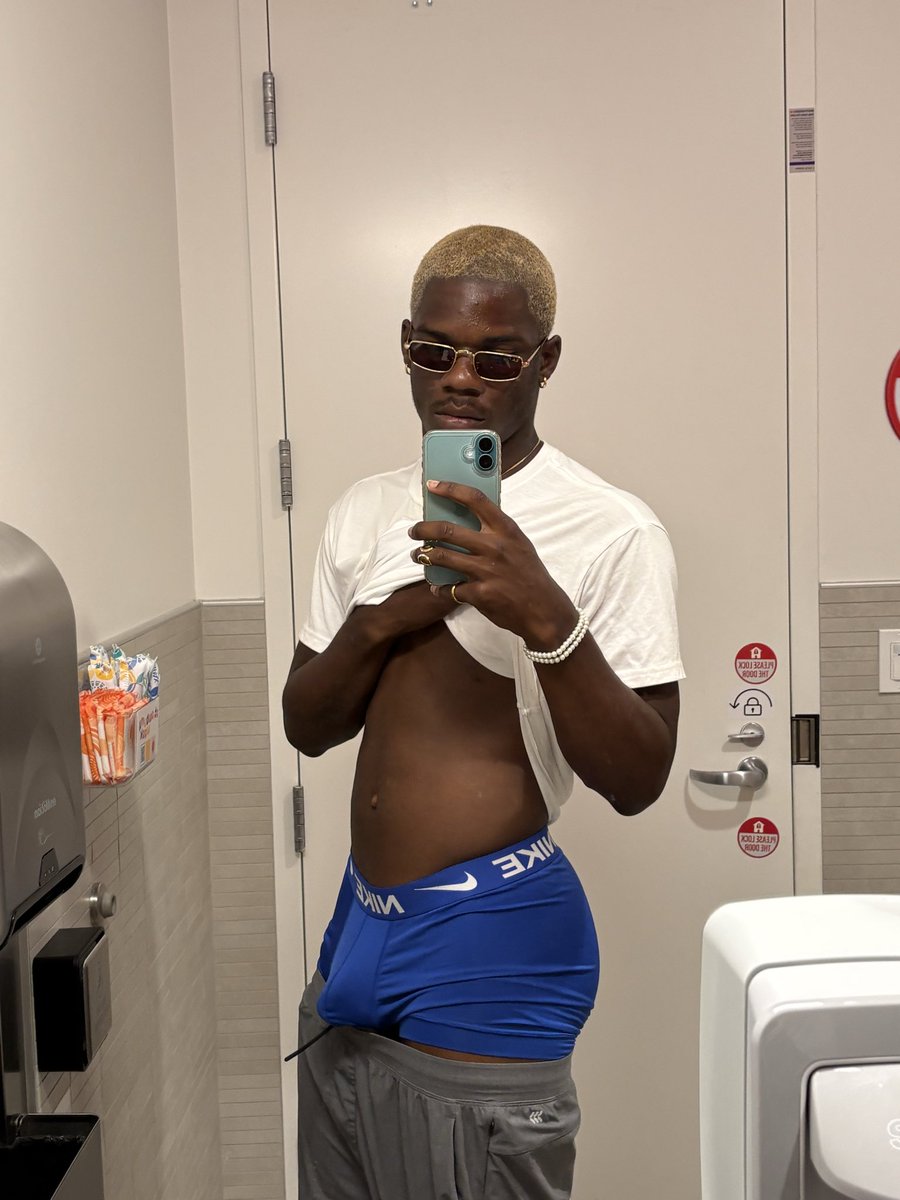DonkeyDick2700's tweet photo. Wassup y’all I’m new on this app!!??? https://t.co/TSrdApkxW2
