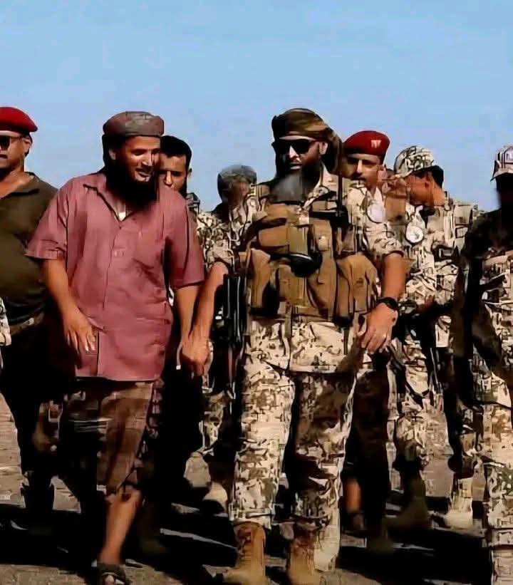 Mahmud539's tweet photo. حيا رجال الرجال والحمدلله على سلامة العوده للكر من جديد
تحيا الجمهورية اليمنية ✌️🇾🇪 https://t.co/xmWLFVkGHf