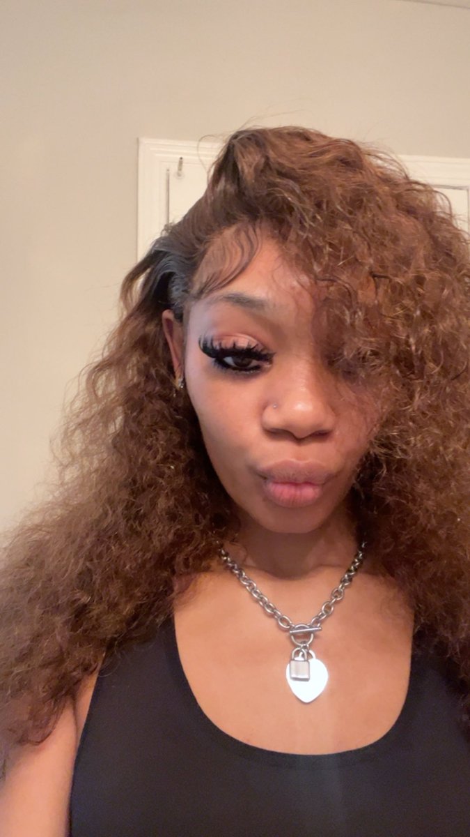 Itsbignunii's tweet photo. #findom https://t.co/4skIlc9xYI