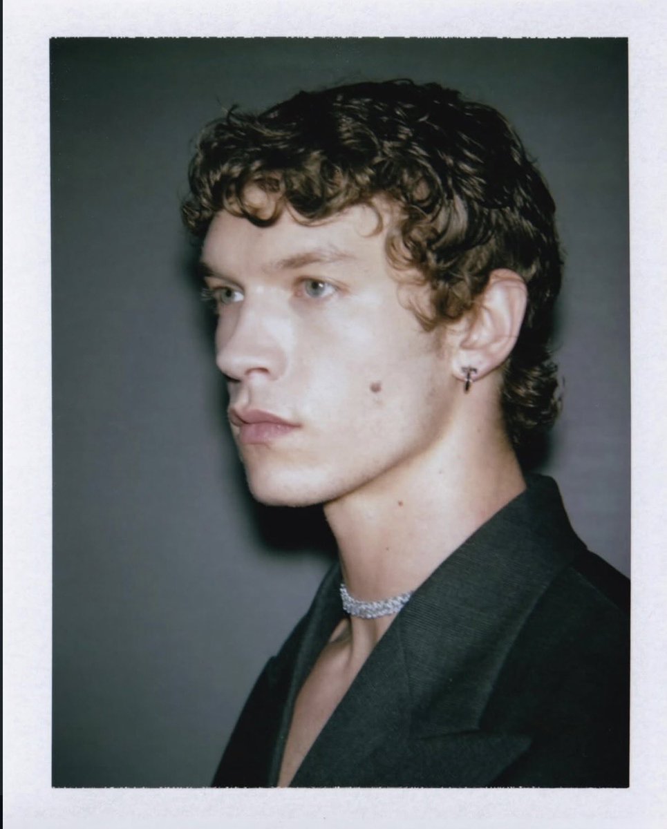 updatingstorrie's tweet photo. Connor Storrie has been mentioned by Prestige Online as one of the male celebrities making high jewellery statements this year: 

“Connor Storrie also became an overnight sensation with the debut season of Heated Rivalry and closed 2025 on a high. Along with gathering millions of followers on Instagram, Storrie soon gained the attention of brands, thus bringing him ambassador roles for high-end maisons like luxury fashion house Saint Laurent and Tiffany & Co.

During 2026’s awards season, the actor put his best fashion foot forward in a series of unforgettable looks, including remarkable jewellery moments.

Taking to the red carpet at the 2026 Actor Awards, Storrie let his dazzling jewellery do all the talking as he wore a necklace from the Tiffany Victoria collection over a double-breasted blazer from Saint Laurent, minus the shirt. Notably, the Victoria Mixed Cluster necklace in platinum and diamonds featuring more than 37 total carats of marquise and brilliant-cut diamonds commanded the most attention, while a Schlumberger Stitches Ring in gold and platinum with diamonds also glinted on his fingers.”

🔗 https://t.co/9eUlTPDLYS