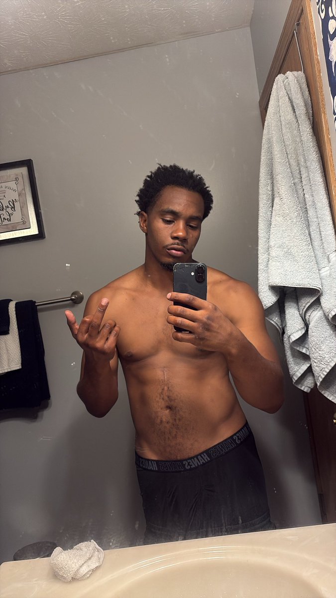 Eli2Much330's tweet photo. Text🤷🏽‍♂️ https://t.co/lv2Le7brdZ