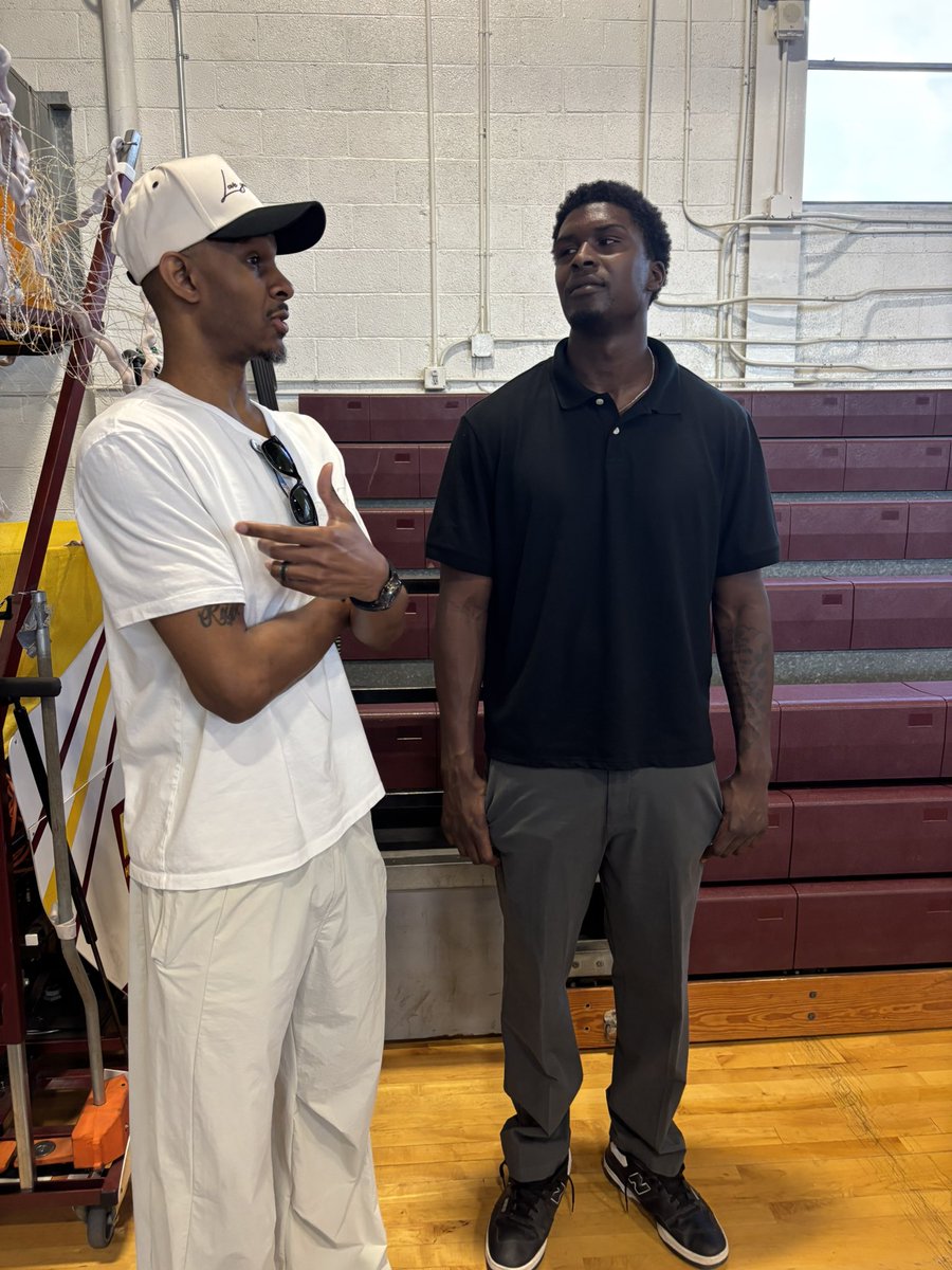 CoachJohnASmith's tweet photo. State of Texas LEGEND- LA Lakers scout, LA Clippers player, Duke Univ star, McDonald’s All American, Daniel Ewing paid a visit to Huston-Tillotson Men’s Basketball. Appreciate the wisdom, mentorship, and valuable nuggets provided to our young men as we are building. #Brotherhood https://t.co/m9WGTHs5y2