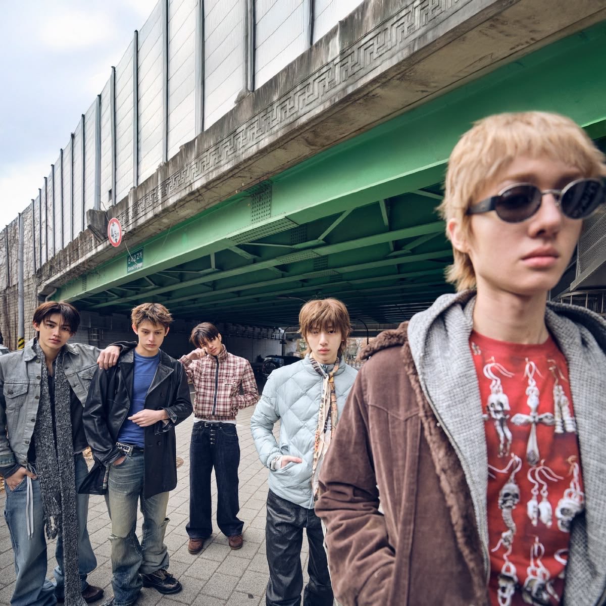 eomseonski's tweet photo. EX-BIGHIT employee has revealed that CORTIS is set to release a full studio album within the next 2 months, ranging to many different genres from rock to rnb, including 17 tracks.

They have agreed to share a new unreleased track anonymously. 

🔗: https://t.co/L6VrtHe8GT https://t.co/lRVhajSDt7
