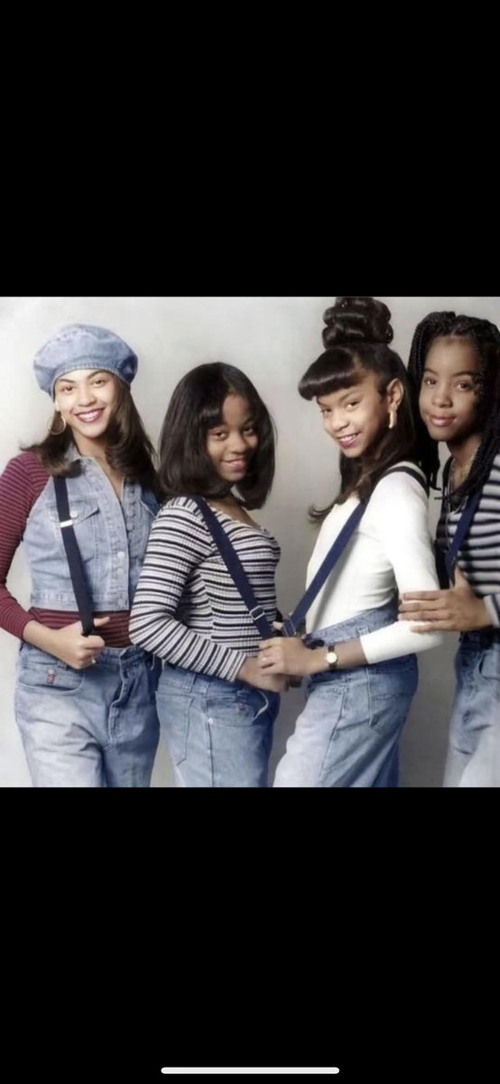 BeyonceVocals44's tweet photo. @bossxtierra How dark was Beyonce too yall? She’s always been light skin with a tan. Yall didn’t notice how unnatural that tan was? Sometimes she had an orange hue and she was different shades every other month. https://t.co/8LcrFDErXm