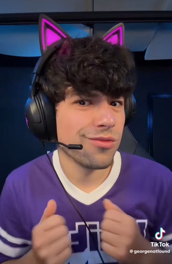 Blaze_is_gone_'s tweet photo. if you told me in 2021 this was George now I would think you're fucking insane https://t.co/Qidne0prhA