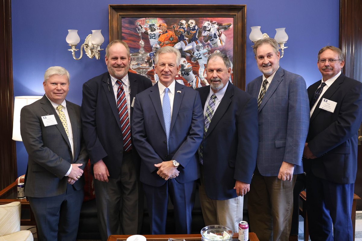 SenTuberville's tweet photo. Enjoyed sitting down with Southern Cotton Growers today to talk about ways we can support Alabama’s cotton producers. https://t.co/SEXW1IQZoA