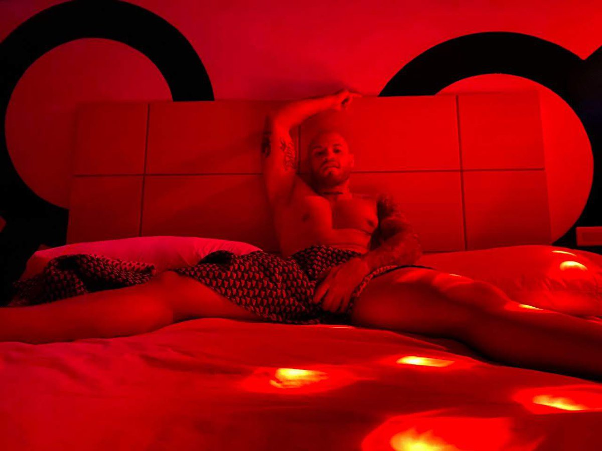Dereck_106F4F's tweet photo. Hot as hell you will love my shows I am ready for you in my place join me
@Flirt4Free @TeamDereckG_F4F #RT 
Please 🔥🔥🍆🍆🍆🍆💦💦💦💦💦 https://t.co/X5XNqGrTvb