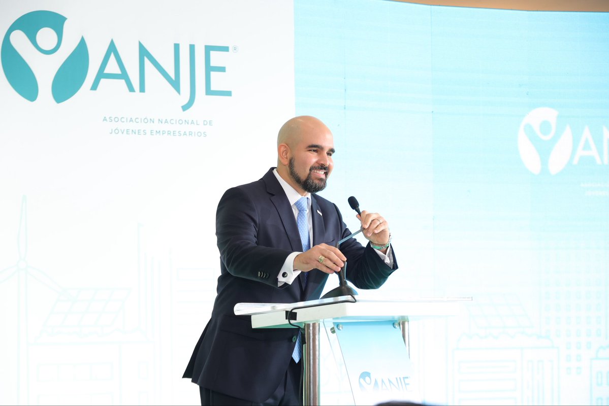ANJE_RD's tweet photo. En la 3ra edición del evento de Ciudades Inteligentes y Movilidad Sostenible, organizado por la Comisión de Desarrollo Sostenible, nuestros representantes tuvieron a su cargo importantes momentos de apertura y cierre de esta jornada de análisis e intercambio. https://t.co/1MJOu90uGF