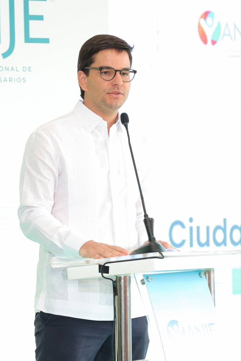 ANJE_RD's tweet photo. En la 3ra edición del evento de Ciudades Inteligentes y Movilidad Sostenible, organizado por la Comisión de Desarrollo Sostenible, nuestros representantes tuvieron a su cargo importantes momentos de apertura y cierre de esta jornada de análisis e intercambio. https://t.co/1MJOu90uGF