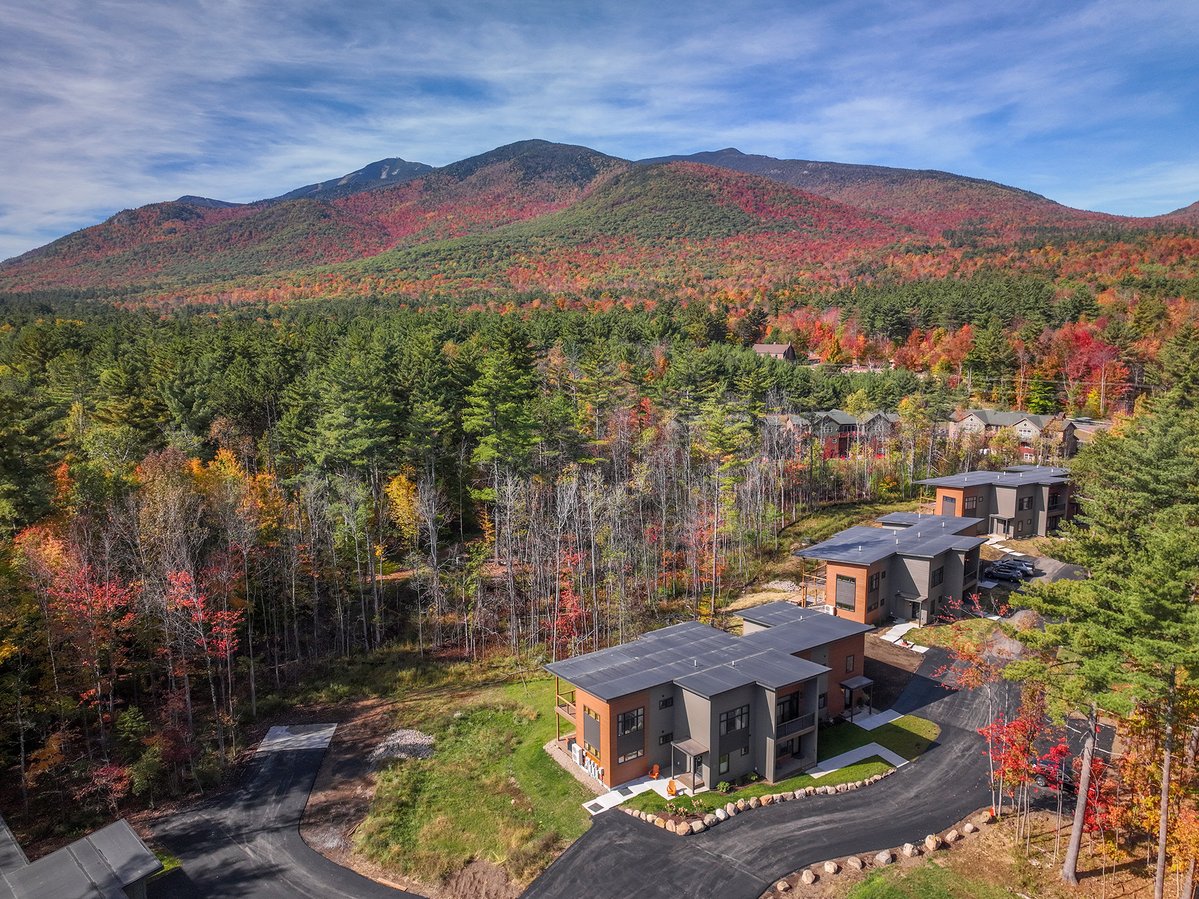 Margiepp's tweet photo. NEW LISTING!
OWAISSA CLUB UNIT 3 IN WILMINGTON
3 BED  |  3.5 BATH  |  $695,000
View more: https://t.co/cD6UVPBsk1
#newlisting #wilmingtonrealestate #adirondackrealestate #wilmingtonny #wilmingtontownhome #adirondackmountains #realestate #bhhsrealestate #townhomeforsale #townhome https://t.co/jsTOyYLqK5