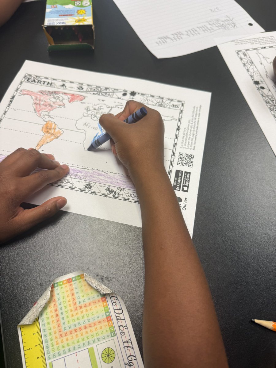 allysonehartung's tweet photo. Exploring the world in 3D! Using @quivervision to explore geography and make their learning come alive. @jennthomas75 @KarlaJakubowski @VictoryElemPPS @ebracyPPS #PPSShines #PPSTRT https://t.co/I1ybCWCEvK