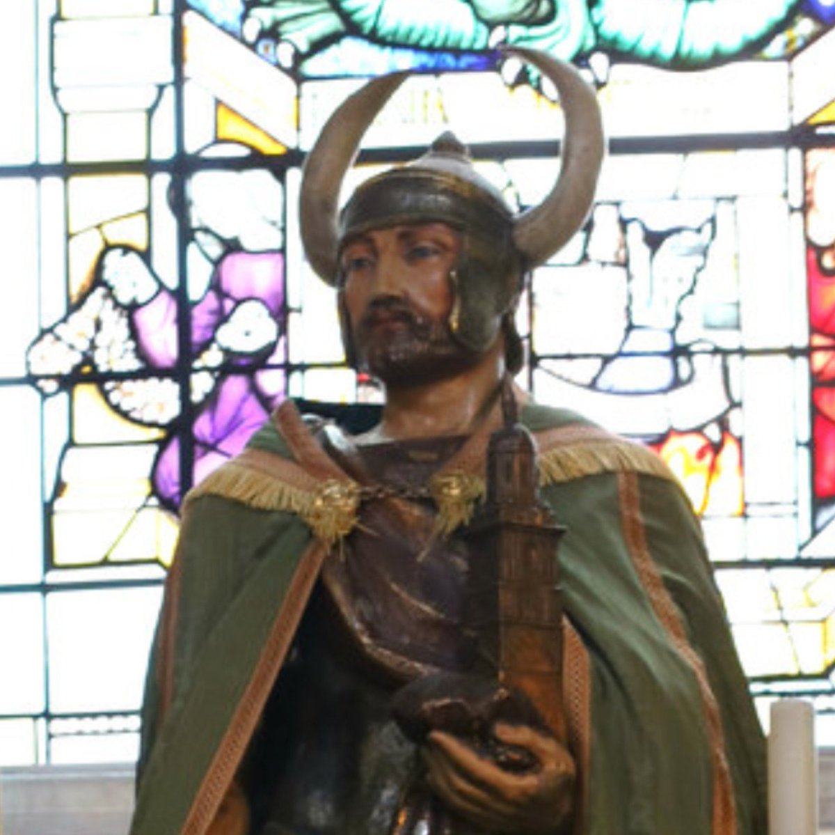CK3LARPer's tweet photo. @BeSaintly I love his Viking helmet 🙂 https://t.co/B8fipkgq7j