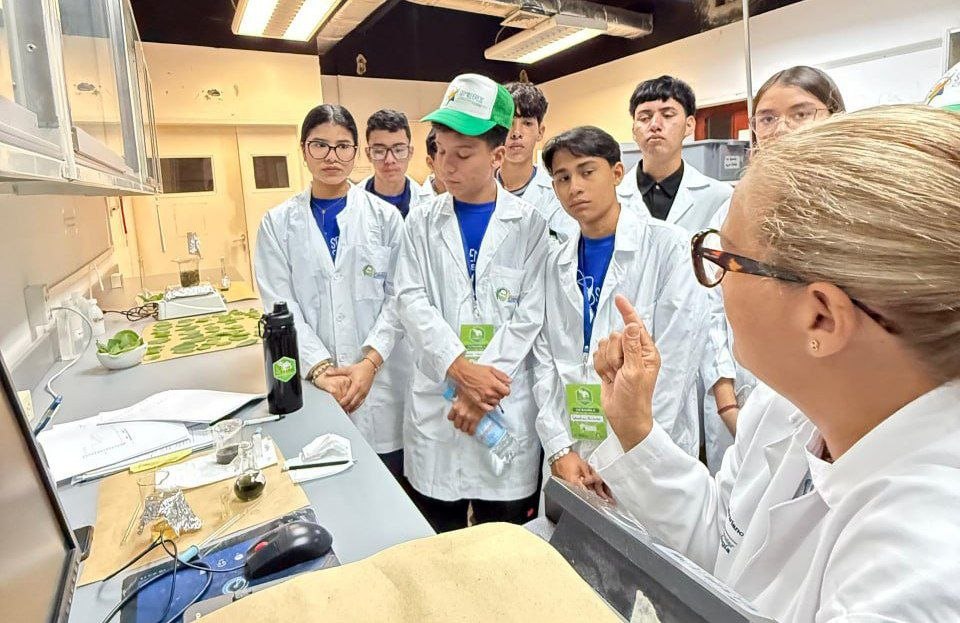 GMCiencia's tweet photo. Participantes de la primera Olimpiada Venezolana de Nanotecnología protagonizan jornada práctica en el IDEA

Lee más ➡️https://t.co/pVjjQwZA9o https://t.co/mfguUydWRC