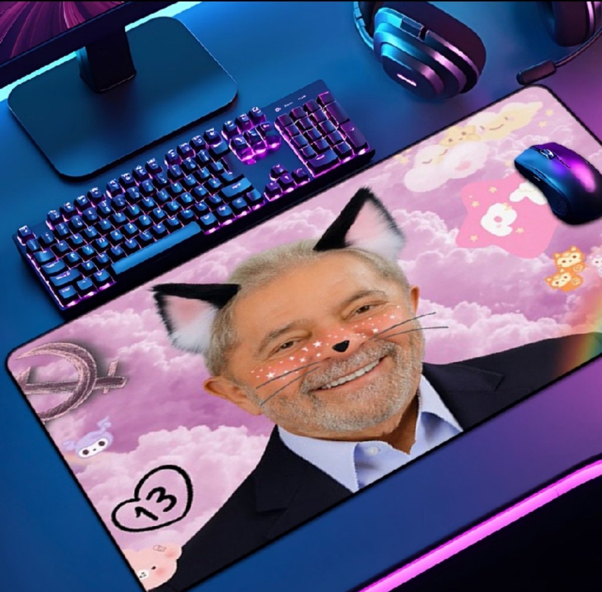 mtmorta's tweet photo. e se eu lançar esse Mousepad do lula 13? heuaha https://t.co/iM97ITmyUy
