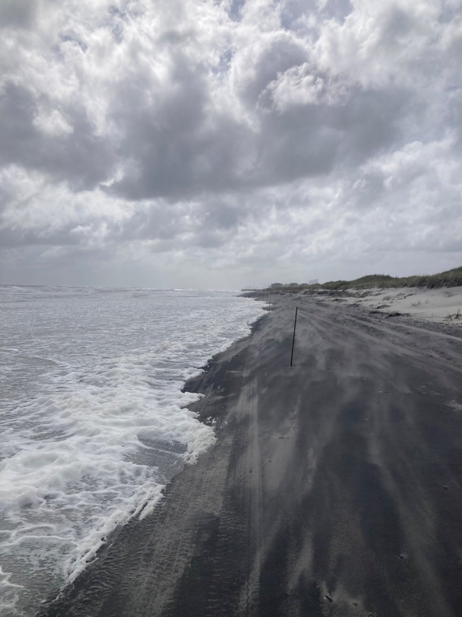 EricMauroSG's tweet photo. Sun breaks through but the wind is still strong in this gale at Brigantine Beach, New Jersey https://t.co/I2CDwfIJWv