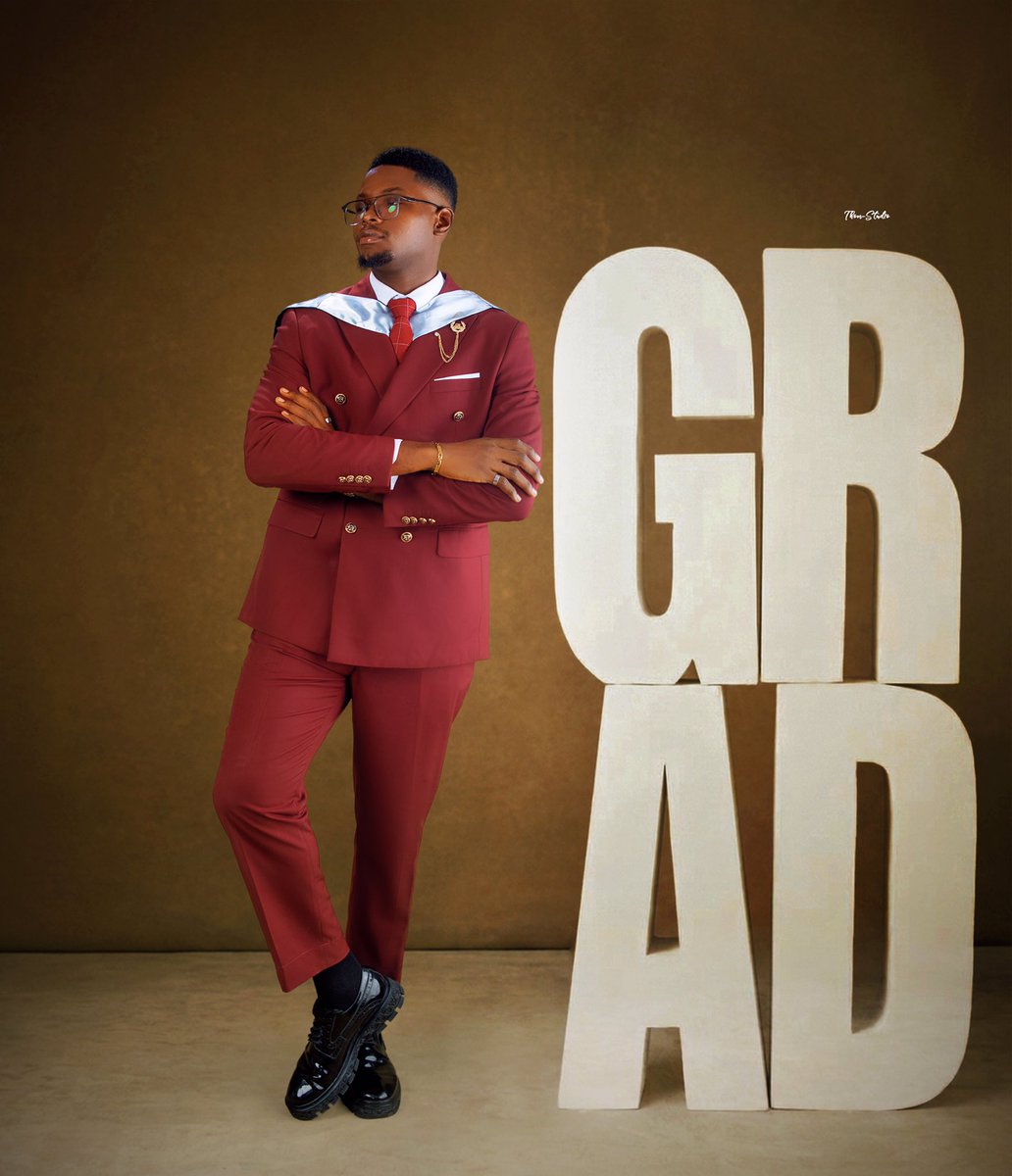 the_rayibeosu's tweet photo. A step at a time⏳

Reintroducing Ibeosu Raymond Osu (LL.B Hons Second Class Upper Division) 

CGPA - 4.37/5.00

It could only be God.🙏🏽 https://t.co/iHstjzTR9K