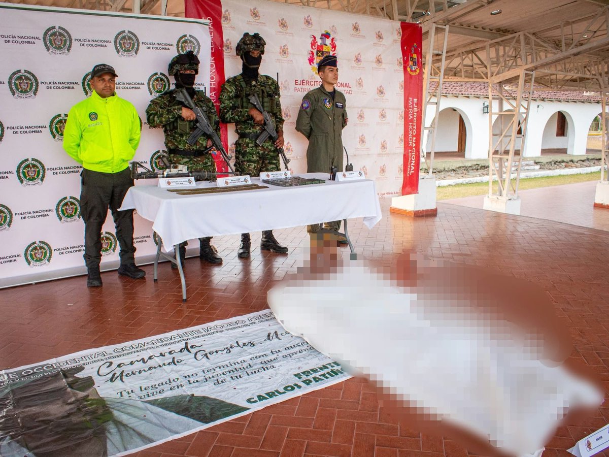 FuerzasMilCol's tweet photo. ¡Contundente golpe a la disidencias de Mordisco!

Cuatro integrantes de las estructuras Carlos Patiño y Dagoberto Ramos al servicio de alias «Mordisco», murieron en desarrollo de operaciones militares en #Cauca, donde otras dos personas fueron capturadas y se logró la incautación de dos fusiles, dos escopetas, tres armas cortas, 342 cartuchos de diferentes calibres y cinco motocicletas.

 #ContundenciaOperacional