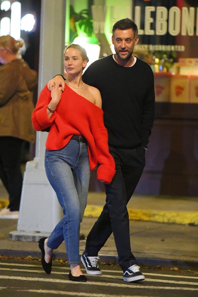 Hollywoodladyy's tweet photo. Jennifer Lawrence and Cooke Maroney spotted out in New York City…. Having a walk Together. https://t.co/F0Nnx9udT2