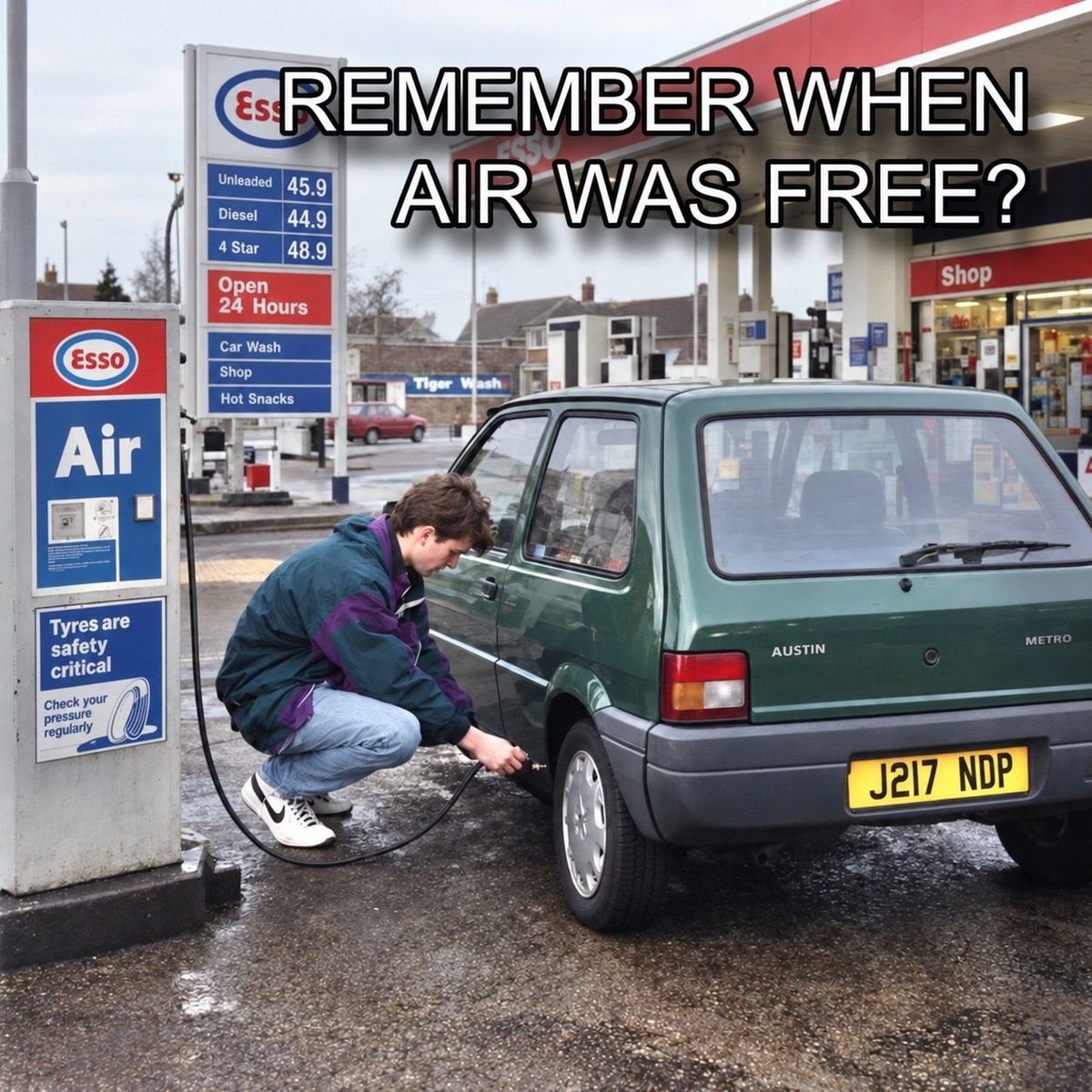 AndysRetroStuff's tweet photo. Just over 40p a litre https://t.co/UT78rVPWGS