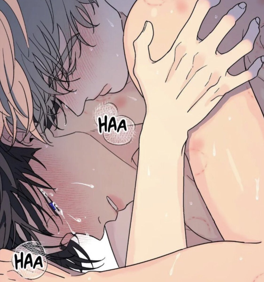 arieserion's tweet photo. those friends who hug you in the worst moments https://t.co/ZbEet5tWpj