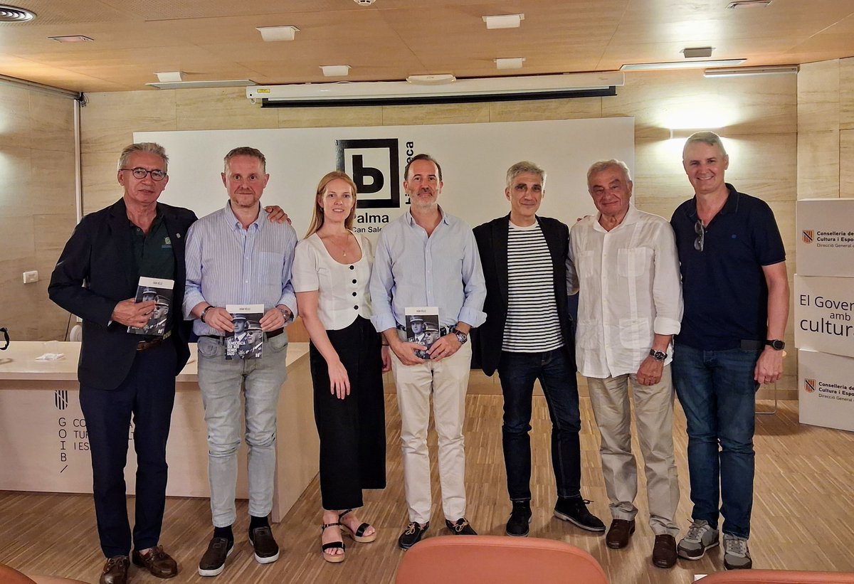 Gildepaz's tweet photo. 📚‼️Presentación en Mallorca de La democracia que nos hemos dado, de Iván Vélez.

Con Gabriel Le Senne, Fulgencio Coll, Melina Merki y otros buenos compañeros de conversación. 

Los libros tienen una peligrosa costumbre: obligarnos a pensar.

#PensarEsPeligroso 
@voxbaleares https://t.co/urGCd4ADDR
