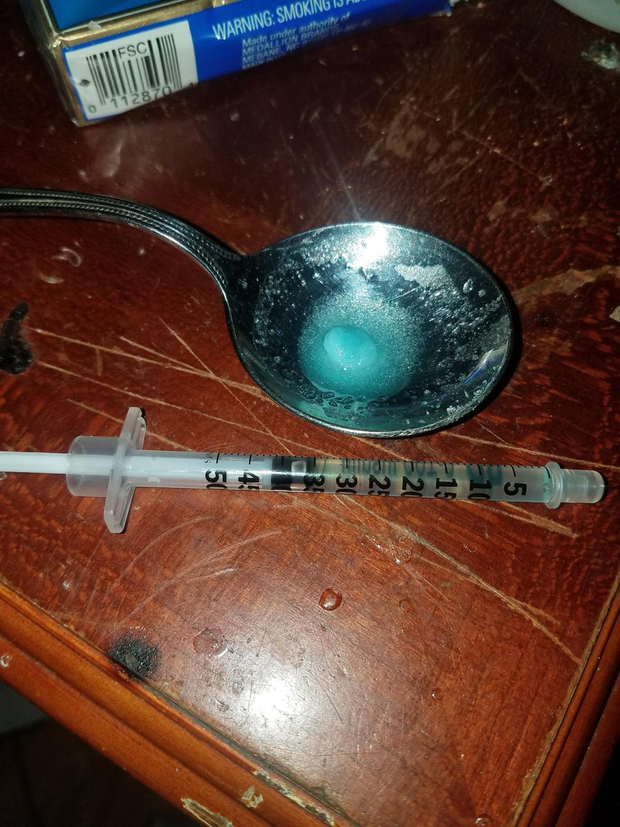 rig5634's tweet photo. Playing with the Blue devil 😈 #drugtwt #meth #shedtwt https://t.co/uMEAAxsnem