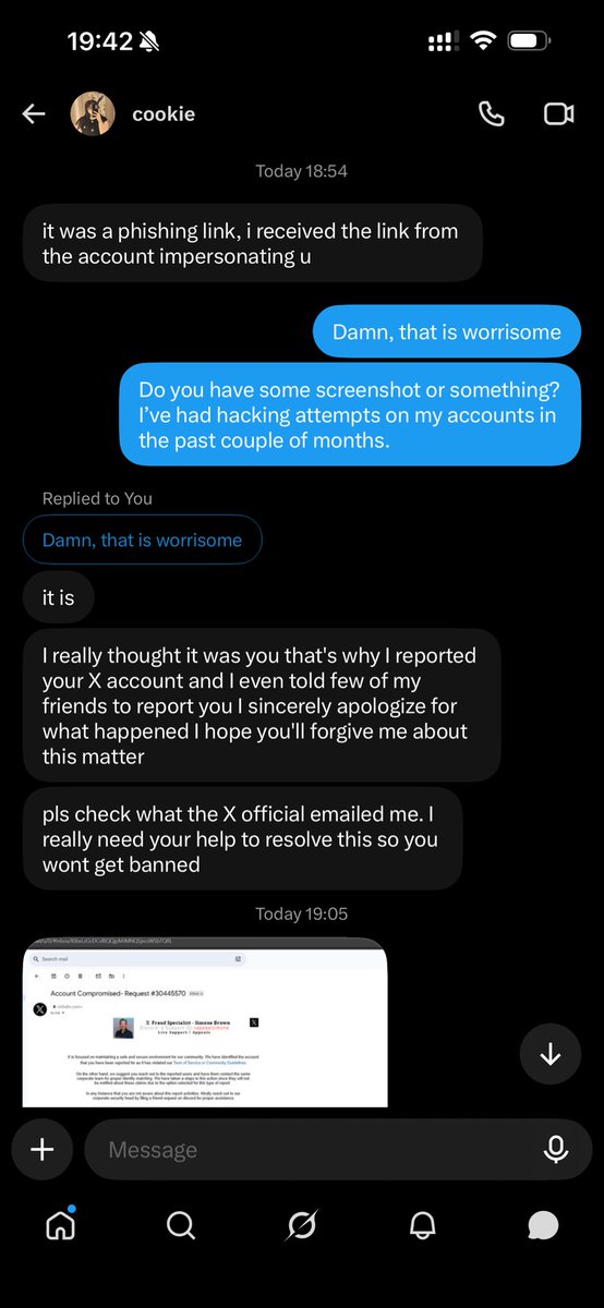 tickyPack's tweet photo. Got me a little worried once. But yeah, “discord” and that fakeass screenshot gave it away.

I think this account is hacked because it was a legitimate account before. https://t.co/sPXDRz8iqx