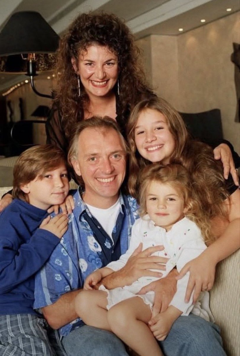 official_bottom's tweet photo. The family man responsible for a trillion laughs ❤️😥❤️ Thank you for your service sir 🫡🫡🫡 https://t.co/eVQfXKc63x