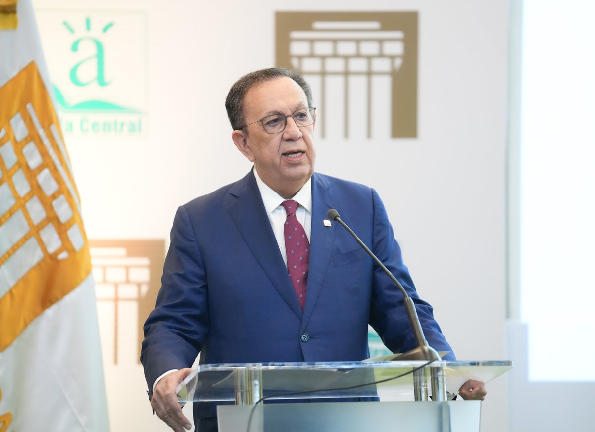 BancoCentralRD's tweet photo. #NotaBCRD
BCRD concluye su XII Diplomado interno de economía y finanzas para personal de la institución. https://t.co/daSeX2AfYv https://t.co/RX9c6pruZA