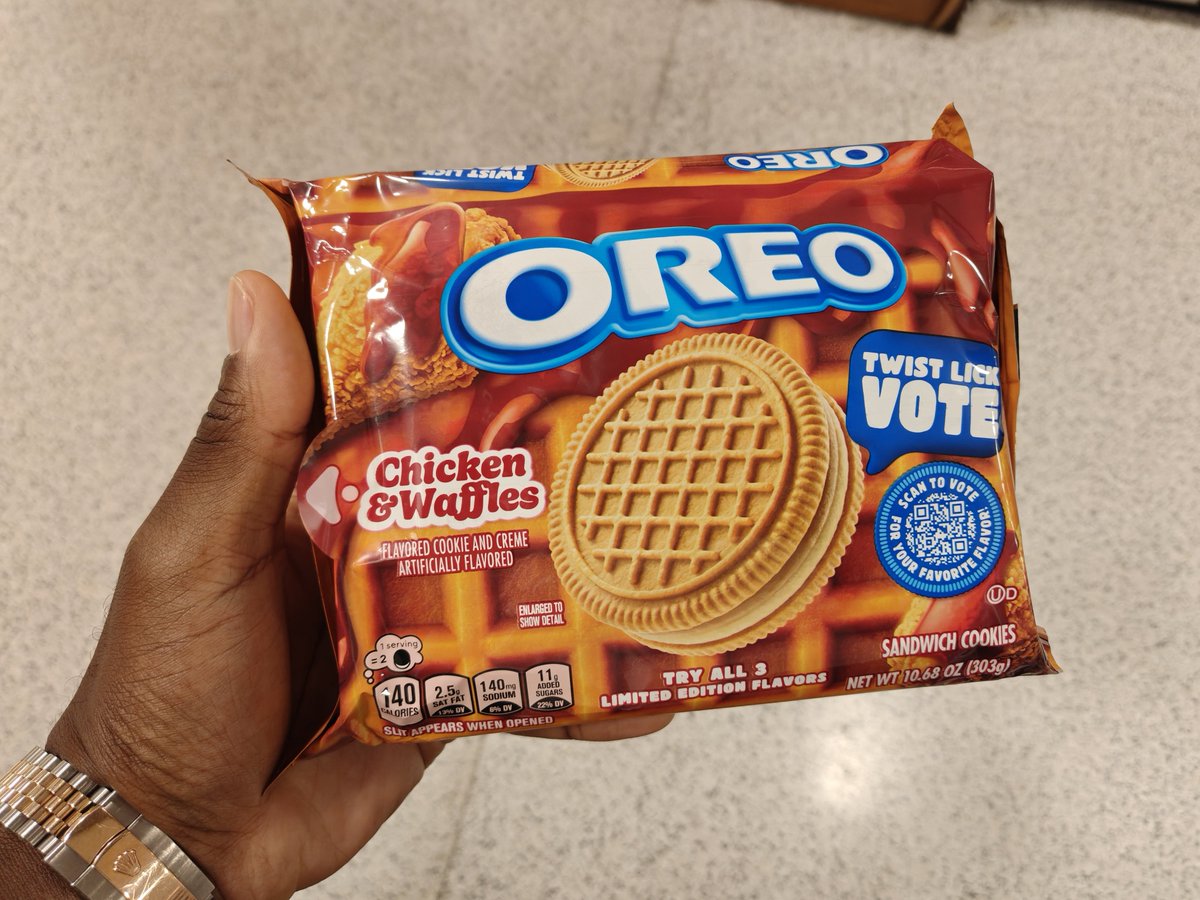 ZubyMusic's tweet photo. The USA has junk food varieties that would have never even crossed my mind as possibilities. 🤣 https://t.co/W1DQYtW5rD