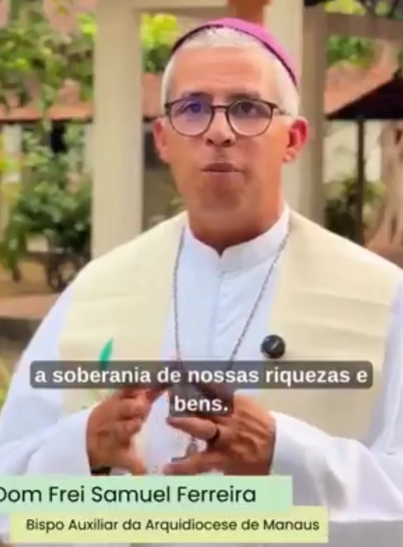 cassioolivveira's tweet photo. A Igreja Católica se posicionou, mas não disse ao fiel em quem votar. Porque entende que o voto é INDIVIDUAL e que seu papel é provocar consciência e reflexão.

Falou em DEMOCRACIA, SOBERANIA, compromisso com os MAIS POBRES e defesa da dignidade humana.

Se a extrema-direita “cristã” ouviu tudo isso e imediatamente entendeu como "apoio ao Lula", talvez o problema não esteja no que a Igreja católica disse, mas na dificuldade deles mesmos em se RECONHECER nesses VALORES.