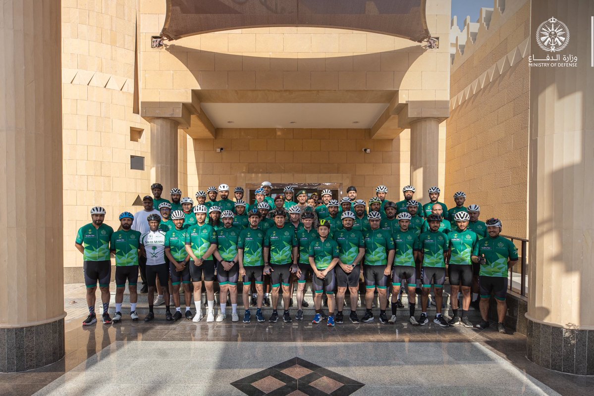 modgovksa's tweet photo. احتفاءً بـ #اليوم_الوطني_السعودي، منتخب القوات المسلحة للدراجات الهوائية ينظّم مسيرة للدراجين بالتعاون مع هيئة تطوير بوابة الدرعية، بمشاركة معالي نائب رئيس هيئة الأركان العامة الفريق الركن فهد الغفيلي.

#وزارة_الدفاع https://t.co/h72gn1crsq