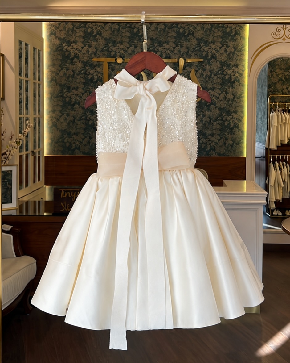 EmilynLaura1's tweet photo. A masterpiece of elegance, crafted with love. https://t.co/lA61VHDnXW