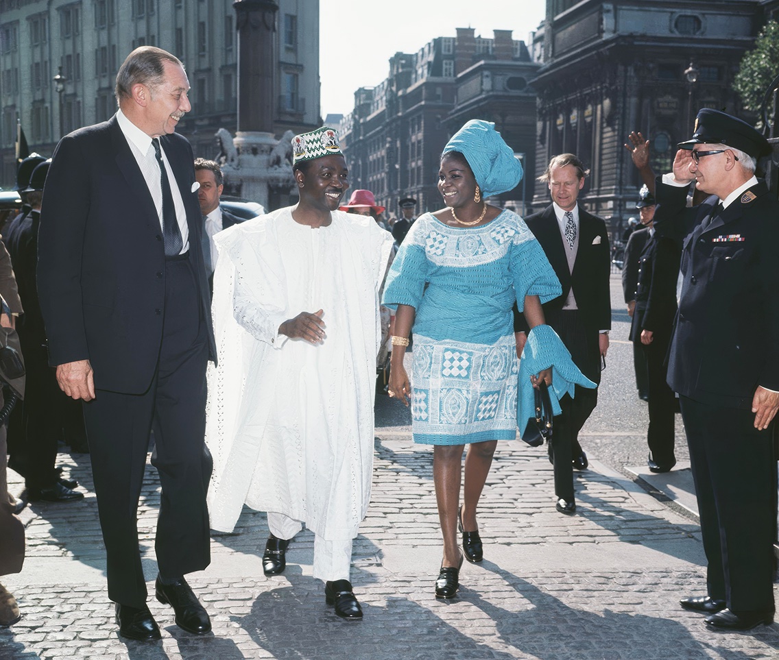 NigeriaStories's tweet photo. Yakubu Gowon and wife with UK delegation in UK https://t.co/MrapypWa3V