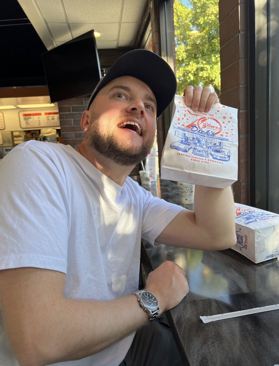 HiddenXperia's tweet photo. Jack is one of the best friends I’ve made through Halo and was one of the people I was proudest seeing make the jump over to the studio 

Go support him wherever he goes, and bully him into making a video again - it’s about time

I love you lid, bros for life ❤️ https://t.co/aAERhKQ50G