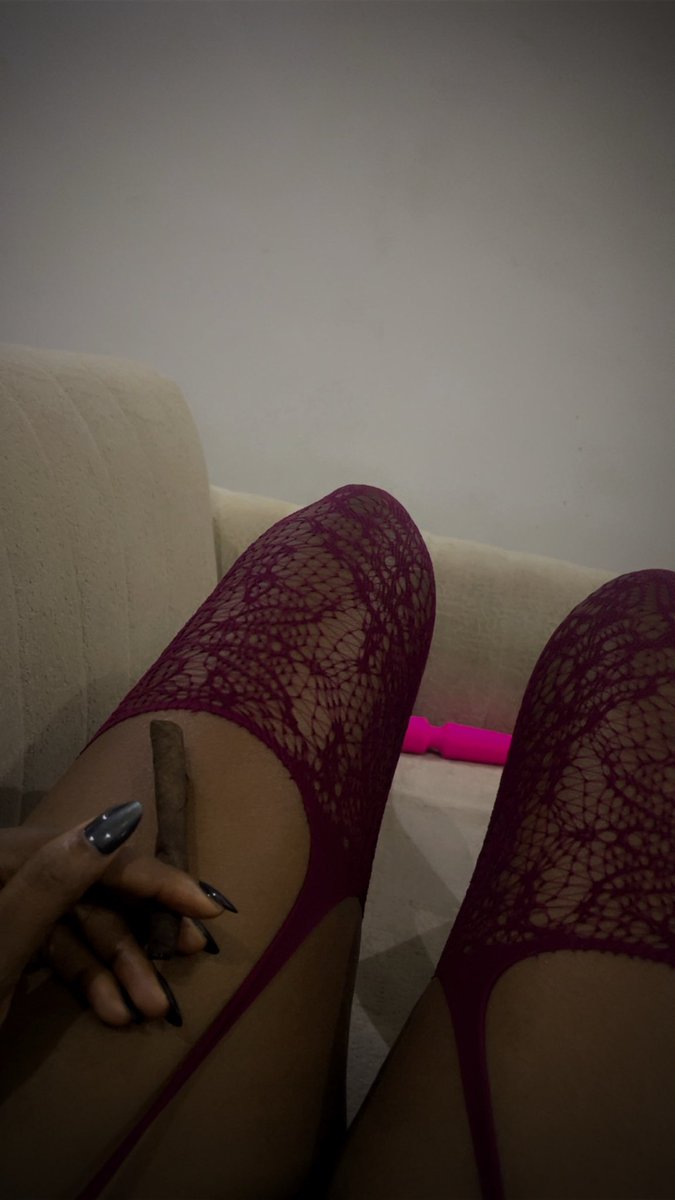 D_iva01's tweet photo. Legs😍😍 https://t.co/Jok4z25N5d
