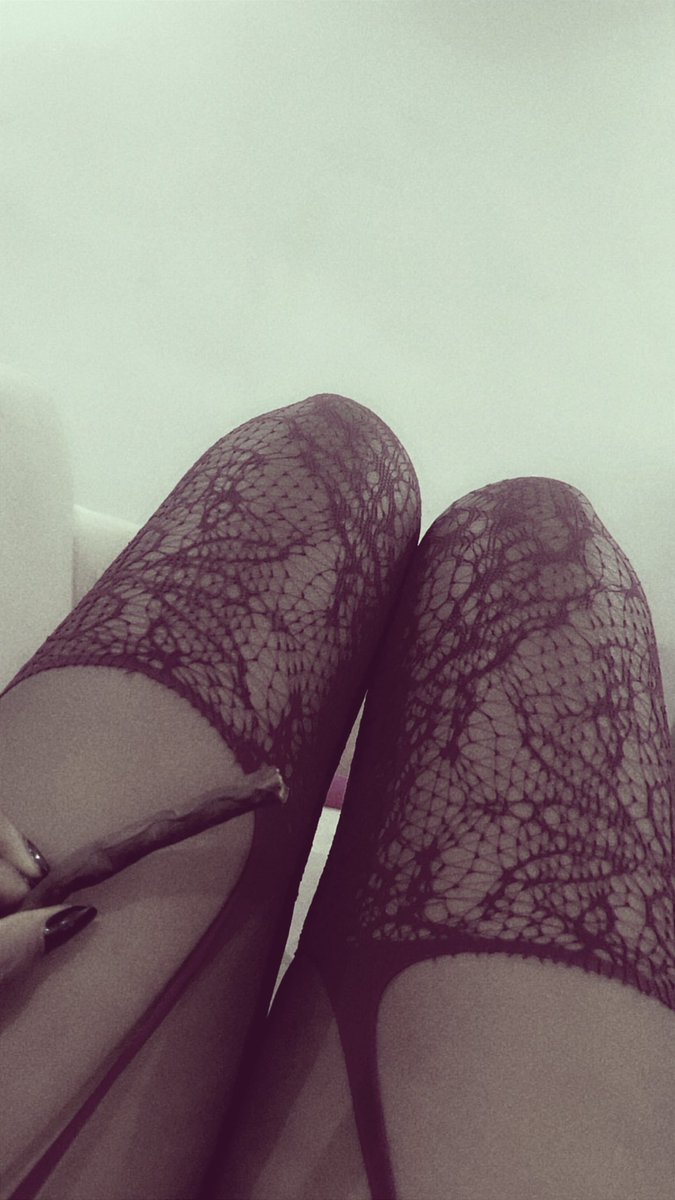 D_iva01's tweet photo. Legs😍😍 https://t.co/Jok4z25N5d