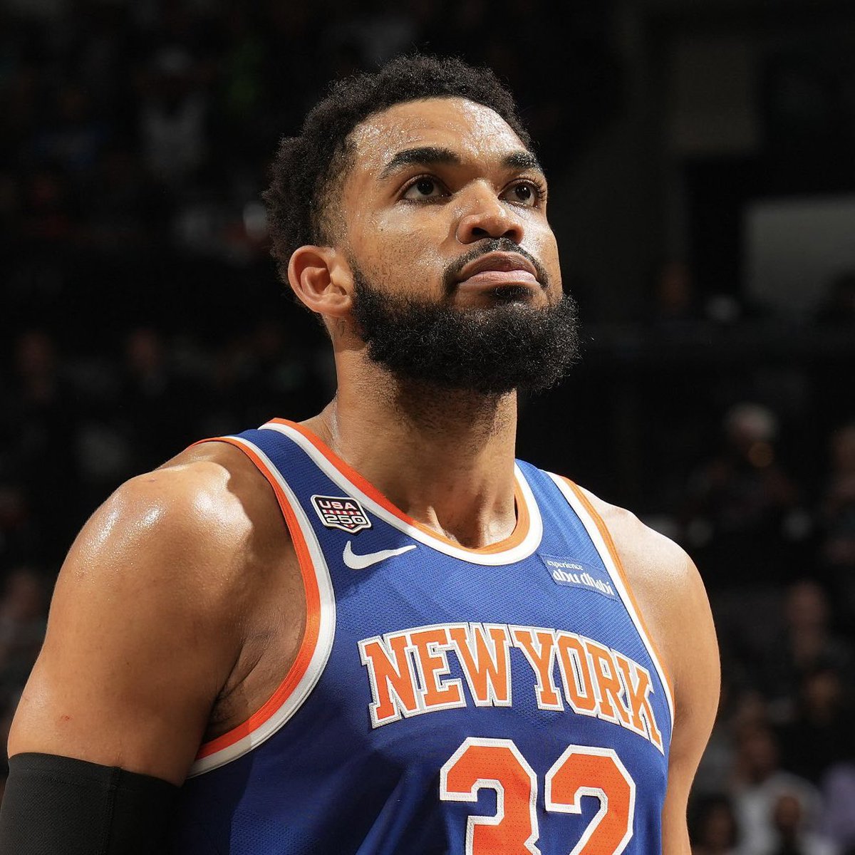 PolymarketHoops's tweet photo. The Knicks and Karl-Anthony Towns’ contract extension negotiations have stalled 😬, per @ShamsCharania.

New York insists on not exceeding the second apron threshold in roster building, but Towns seeks a substantial near-max deal. https://t.co/kLxRUpzHZK