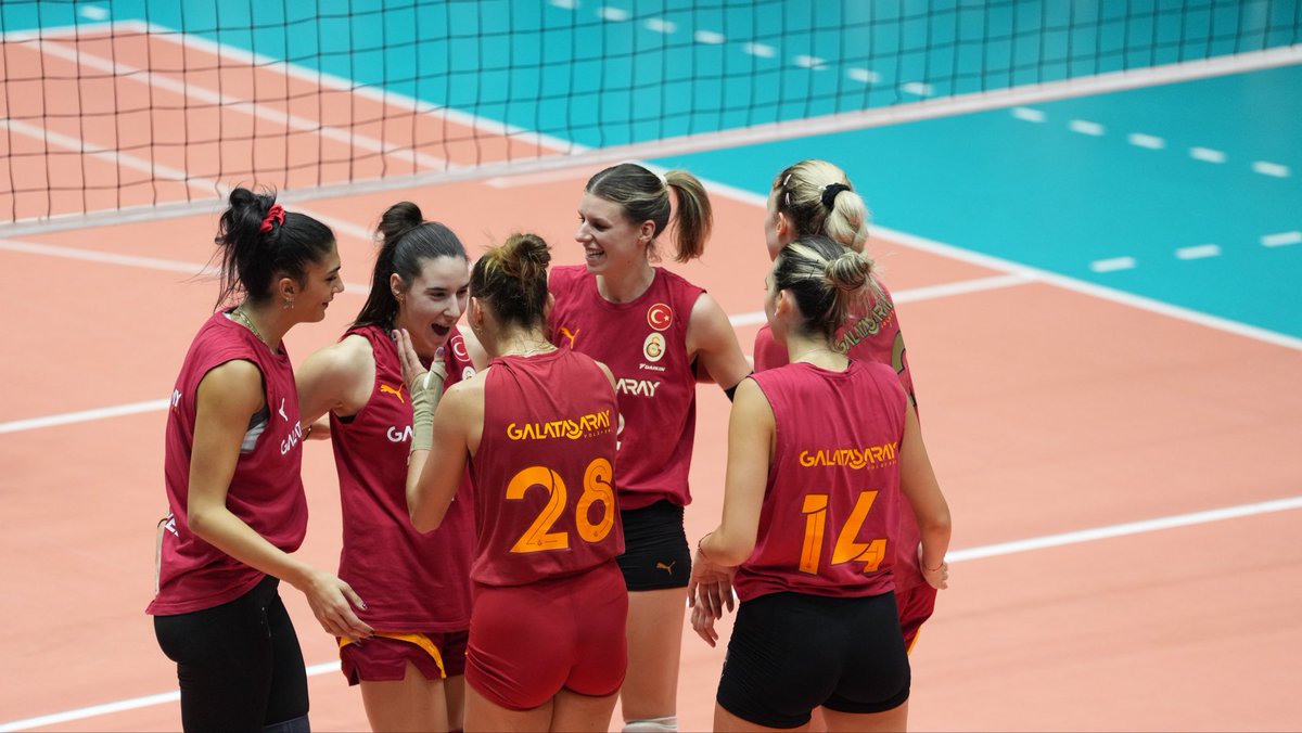 GSVoleybol1905's tweet photo. 📸 Nilüfer Belediyespor ile yaptığımız hazırlık maçından kareler. #RuhunlaKükre https://t.co/xckwRXjeJ3