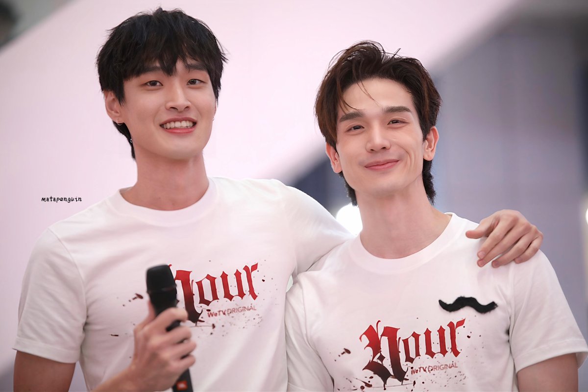 mata_penguin's tweet photo. จับไหล่พอทน จับหัว....น่าเอ็นดุวเยยจั๊ฟ 🫪🫠💖

NOUR X MINI MEET DAY

#NourTheSeriesEp7 
#BossTong 
#bossirr #tongtong https://t.co/iWS0NKsagg