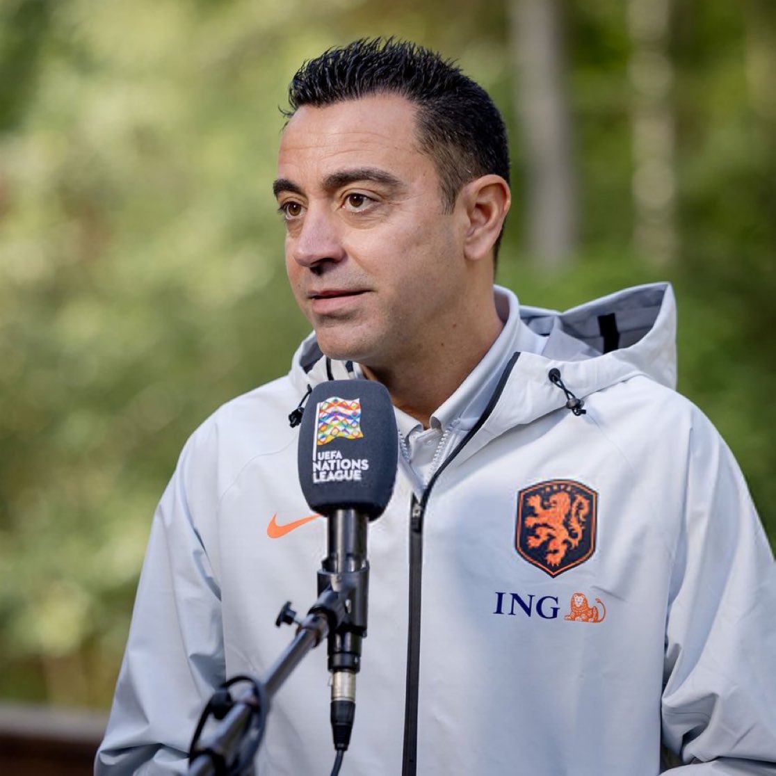 Blaugranation_'s tweet photo. Lamine est en lice pour le Ballon d’Or. À qui le décerneriez-vous ?

🚨🗣️ Xavi Hernández : C’est un joueur espagnol, mais Leo a lui aussi réalisé une Coupe du monde exceptionnelle. À 39 ans, la Coupe du monde qu’il a disputée était tout simplement fantastique, incroyable. Mais l’Espagne est championne du monde, donc il y a forcément un joueur espagnol qui mérite ce Ballon d’Or… Lamine est un joueur à part, différent des autres. À seulement 19 ans, il remportera sans aucun doute ce trophée au cours de sa carrière. Mais au vu de l’excellente saison qu’il vient de réaliser, il a également toutes les raisons de pouvoir le gagner dès maintenant.