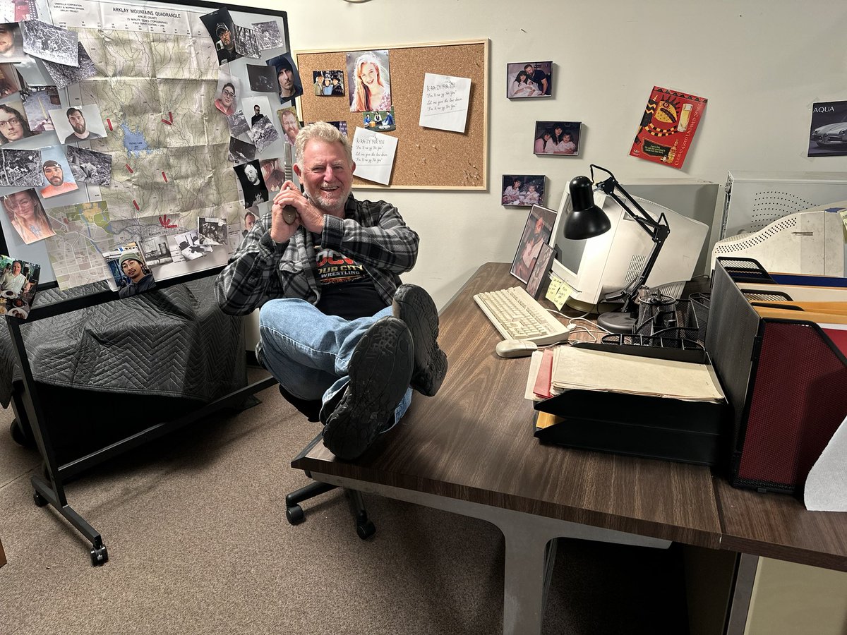 ROEnetwork's tweet photo. Barry Burton has returned to the STARS office. 🫡👮‍♂️ ✨ #OriginalSin #ResidentEvil #PreludeToBiohazard https://t.co/gVHIhiIzi7