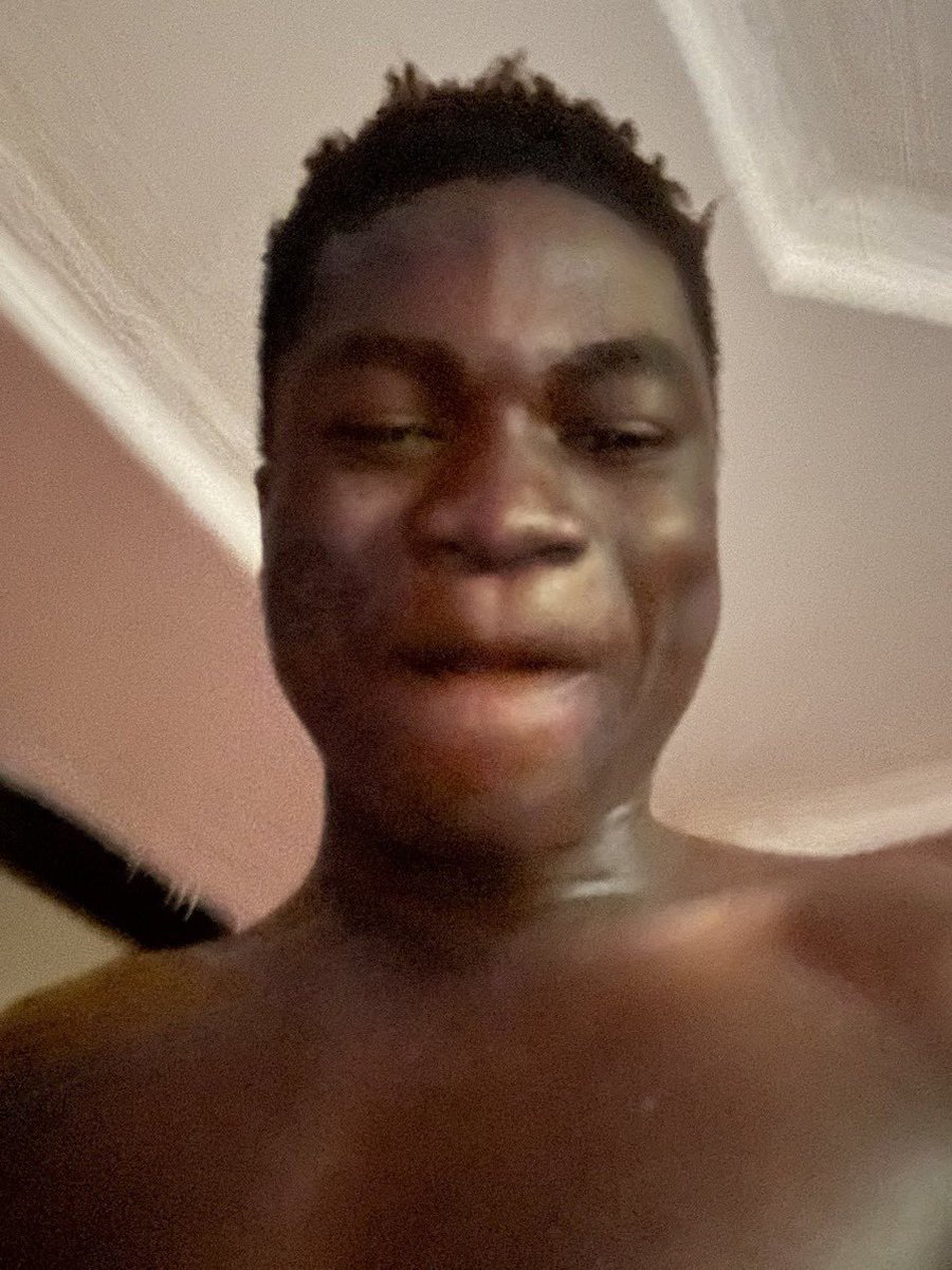 uxm11x's tweet photo. @Urfavydarkgirl He mean say you go soon chop wire https://t.co/WmatGacfpV