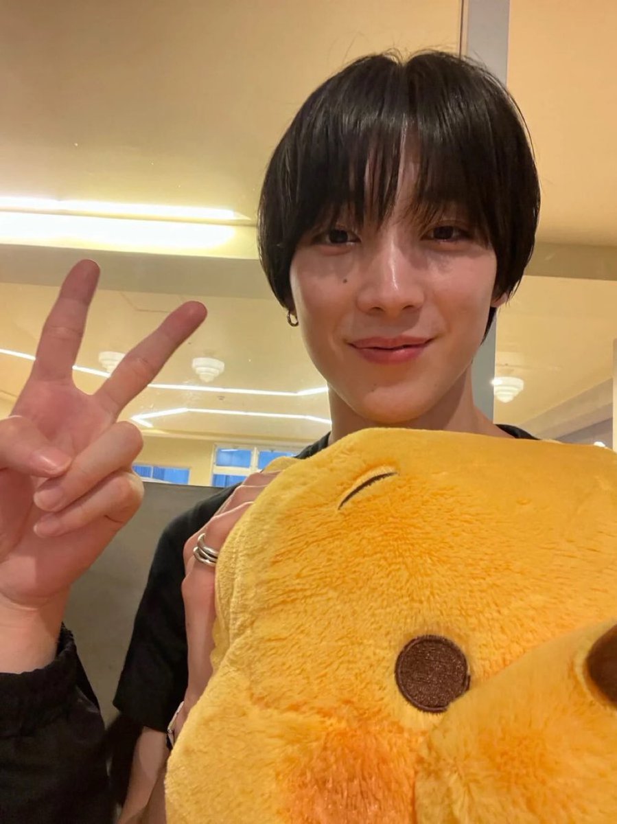 micchicore's tweet photo. he’s so cutieful https://t.co/zMtXroWzQZ