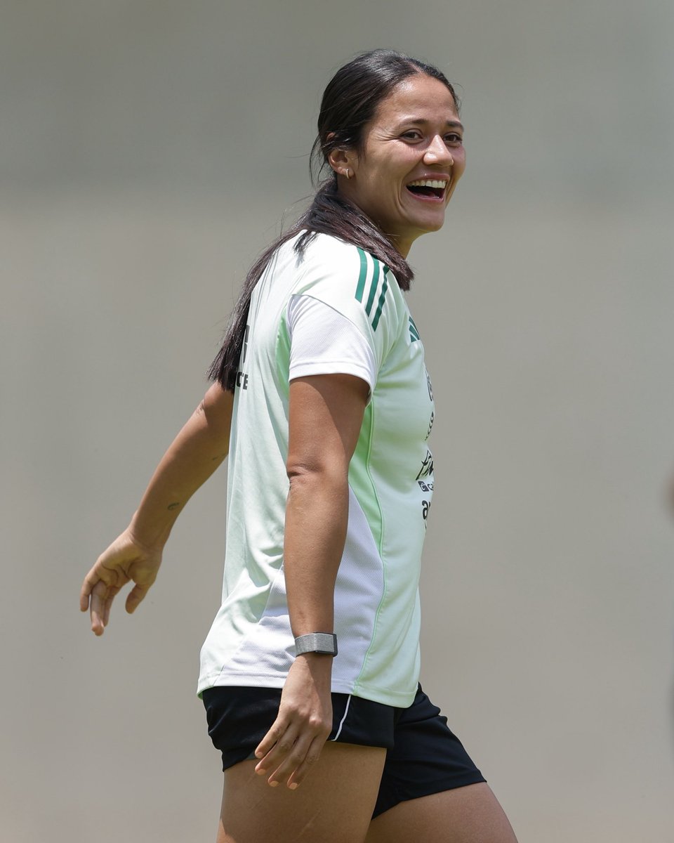 Miseleccionfem's tweet photo. ⚽️⚽️ ¡UNO NO ERA SUFICIENTE, REBEEE!

¡DOBLETE DE NUESTRA CAPITANA EN SU PRIMERA TITULARIDAD CON EL MANCHESTER UNITED! ❤️🔥 https://t.co/mocavbrAkF