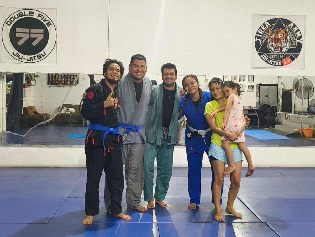 TigerArmyBJJ's tweet photo. Tiger Army Jiu-Jitsu 

(18/SEP/26´) 

#TigerArmyJiuJitsu #Bjj #BrazilianJiuJitsu #JiuJitsu #BjjMonterrey #Grappling #DoubleFiveJiuJitsu https://t.co/rSSb5z1fgx