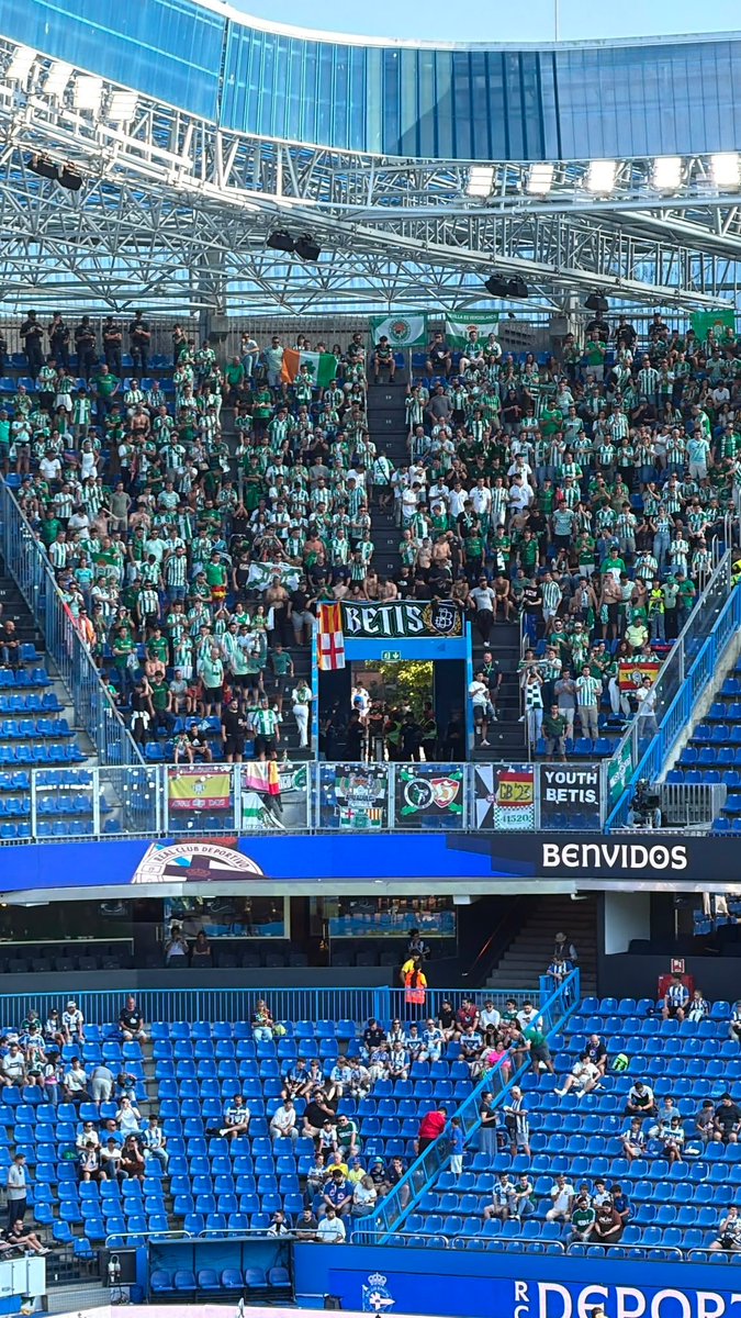 CalleYGrada's tweet photo. Miembros de SGS presentes en Riazor.

RC Deportivo - Real Betis
20/09/26.

Contenido en Instagram: https://t.co/b0vZj1WCf2 https://t.co/0z6cSe15DE