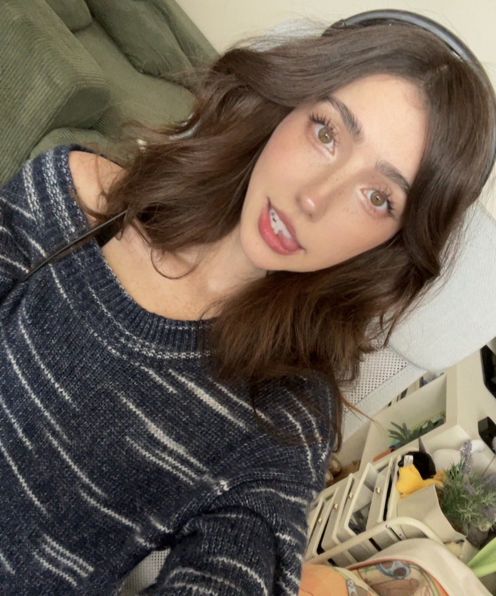 breebunn's tweet photo. streamin!!! yapping then doing a sponsored segment with @dexbonus 👀 YAY https://t.co/RDg1bNUVH3